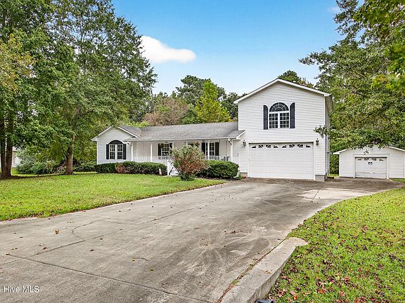 3rd image of 135 Linda Drive