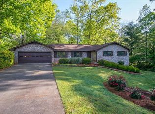 165 Sunset Ct, Roswell, GA 30075