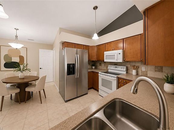 4th image of 430 Saint Andrews BLVD #6