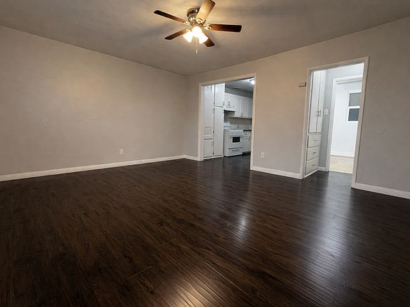 3rd image of 2015 Pine Ave #7