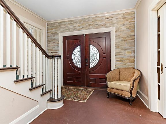 3rd image of 121 Dryden Pl