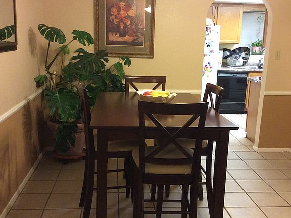 4th image of 939 Jasmine Dr