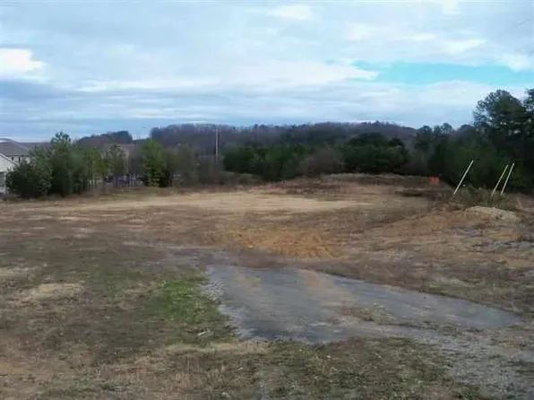 Westland Dr SW, Cleveland, TN 37311
