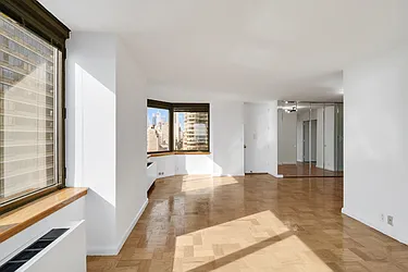 Rented by R New York