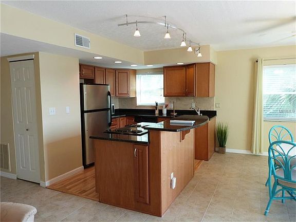 5th image of 125 110th Ave APT 2