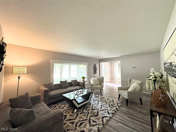 2nd image of 9381 Greenbriar Dr