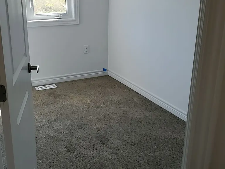 120 Court Dr — Photo 8