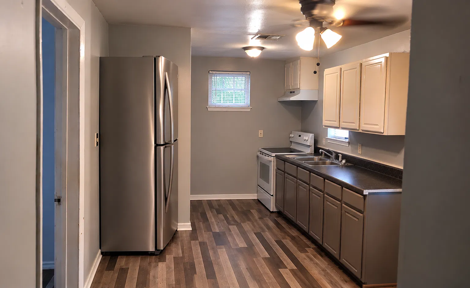 3 bed, 1.5 bath, $1,500 — Photo 3