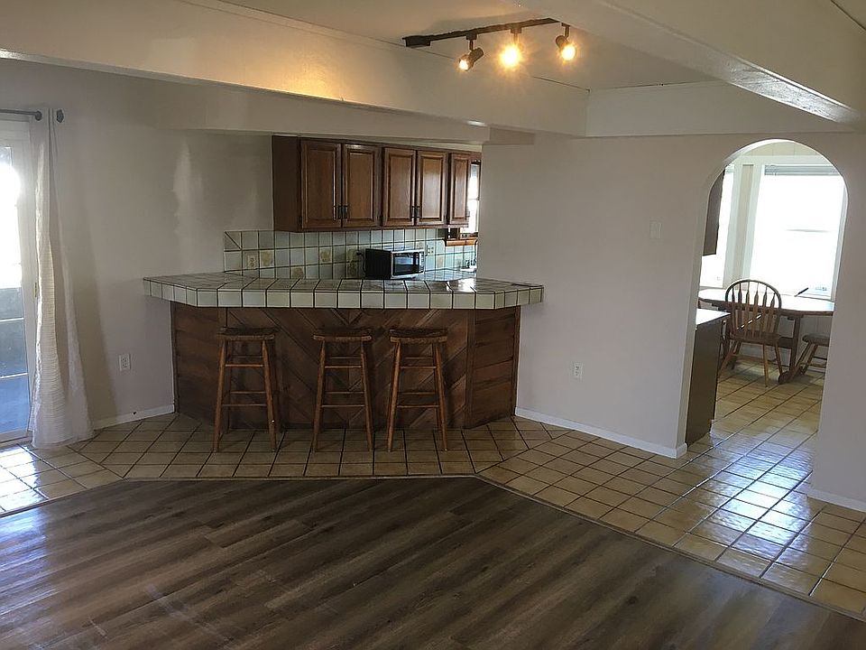 Breakfast bar