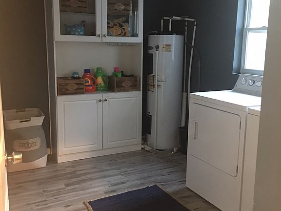 4th image of 1373 Peruvian Ln