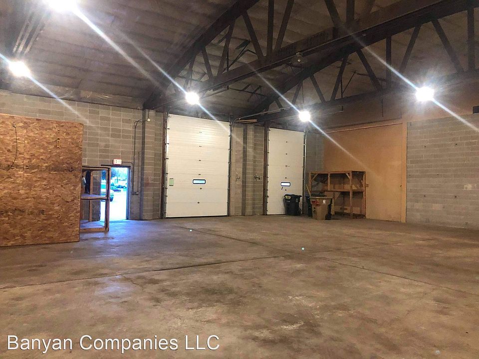 2nd image of 907A Stewart St #813A