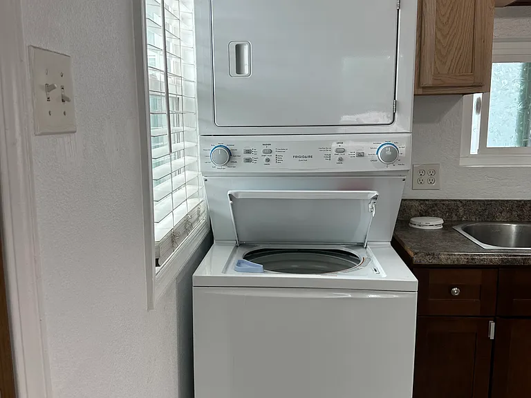 560 W Santa Cruz St — Photo 12