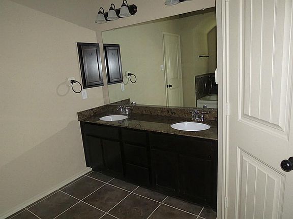 4th image of 5811 Coyote Echo Dr