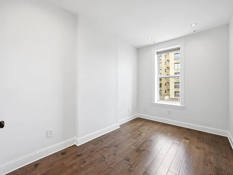 3184 Crescent St #2 — Photo 10