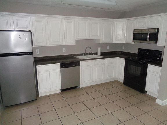 3rd image of 1802 Jackson Ave W APT 45