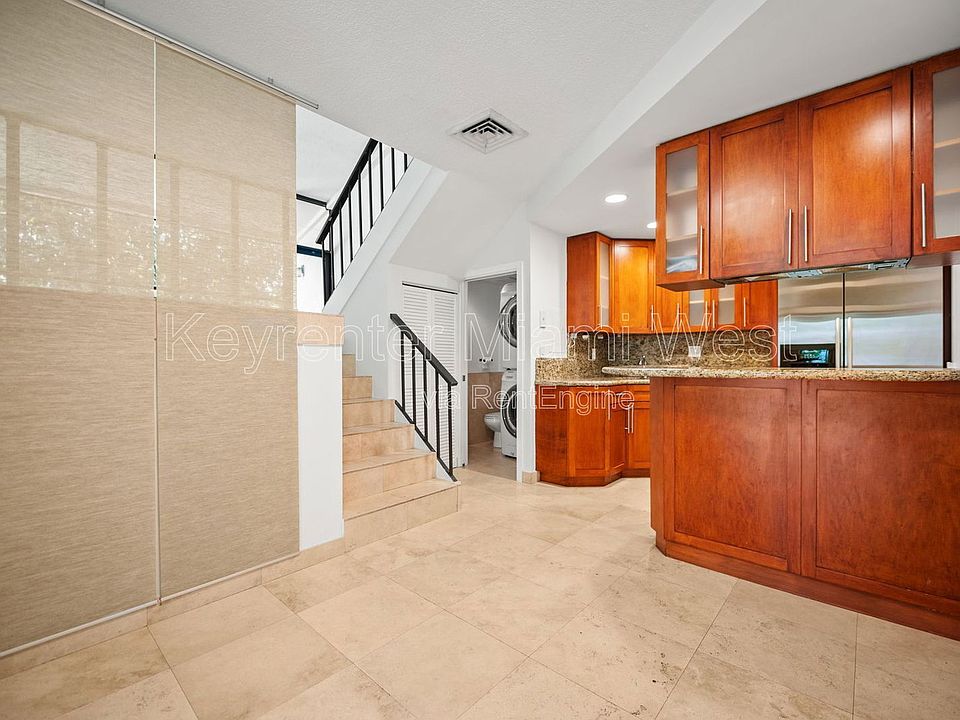 1st image of 2666 Tigertail Ave APT 209
