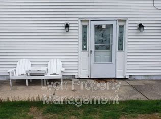 100 Adelaide Ave #1, Warwick, RI 02886