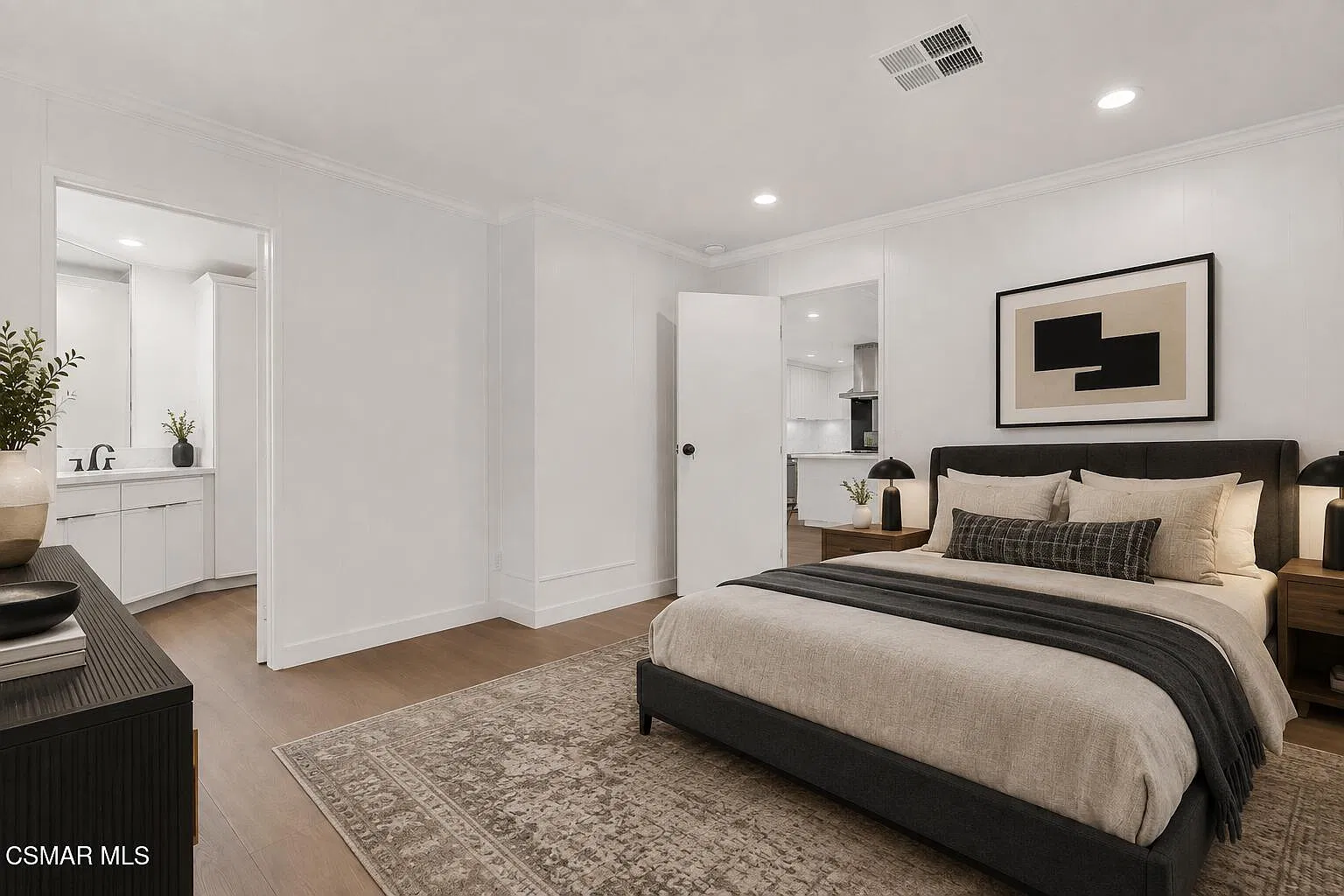 3 bed, 1536 sqft, $3,600 — Photo 2
