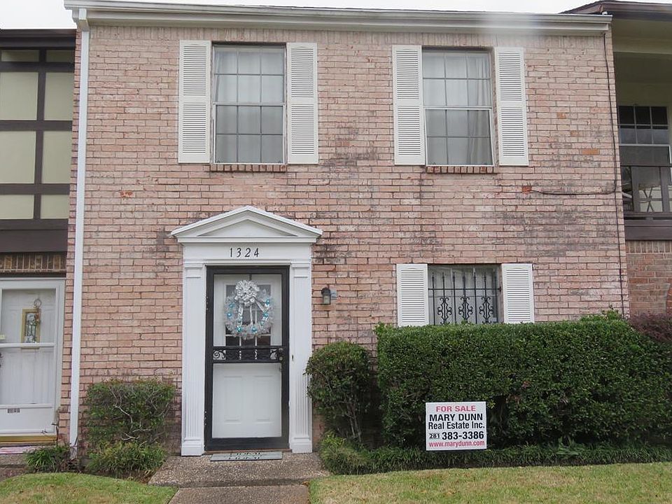 1st image of 1324 Town Cir #1