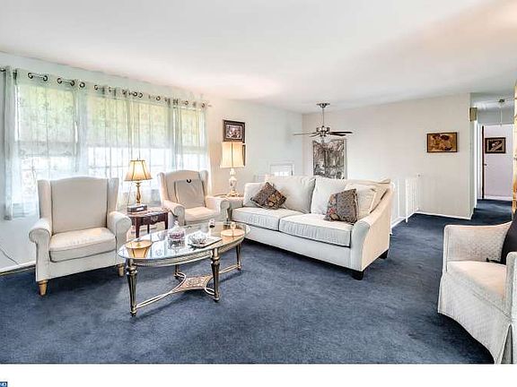 2nd image of 2751 Chapel Ave W