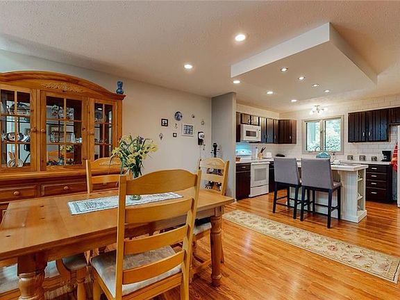 4th image of 8171 Stoney Brook Dr
