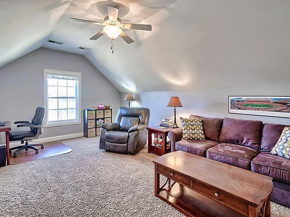 4th image of 121 Rivendell Dr