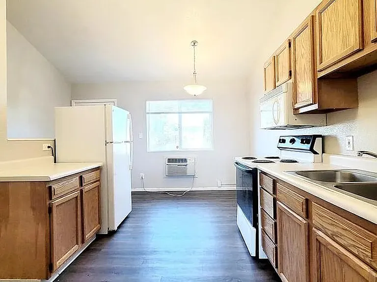1707 Oakshire Ln #A — Photo 3