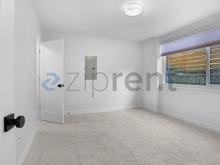 4605 NE 107th St — Photo 24