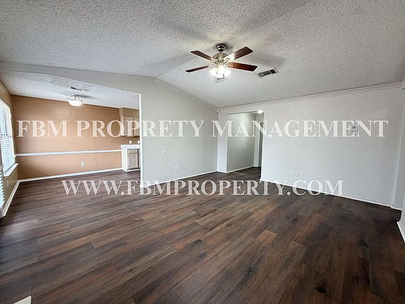 4th image of 921 Park Place Blvd