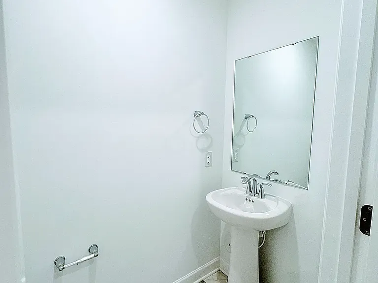 Lower level - Powder room / Half- bathroom