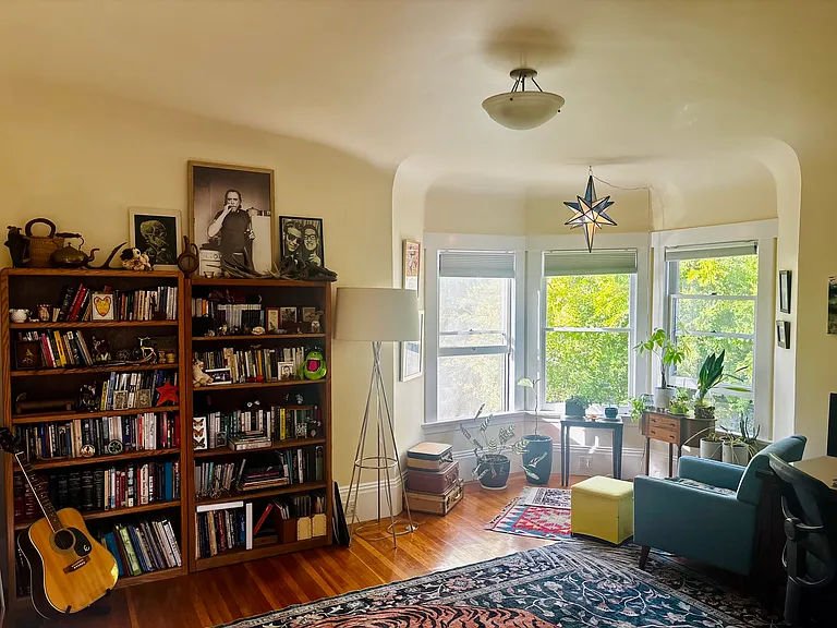 347 62nd St — Photo 3