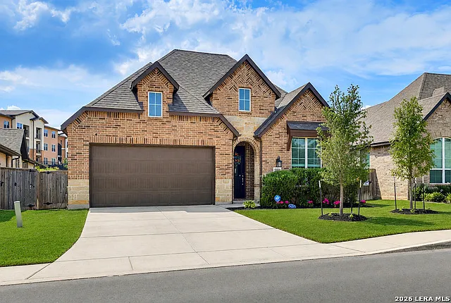 4 bed, 2.5 bath, 2293 sqft, $2,450 — Photo 2