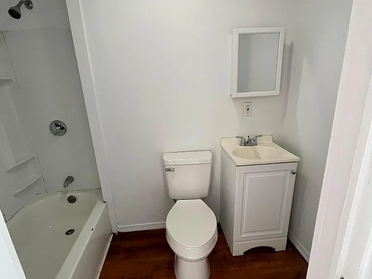 21 Leroy St #4 — Photo 4