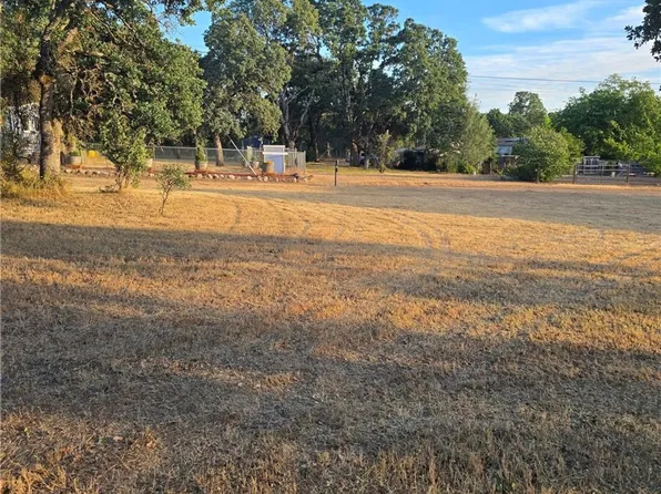 2870 7th St, Clearlake, CA 95422