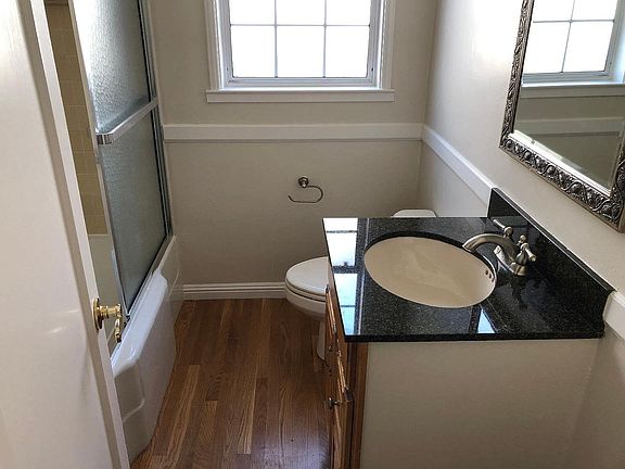 4th image of 1002 King St