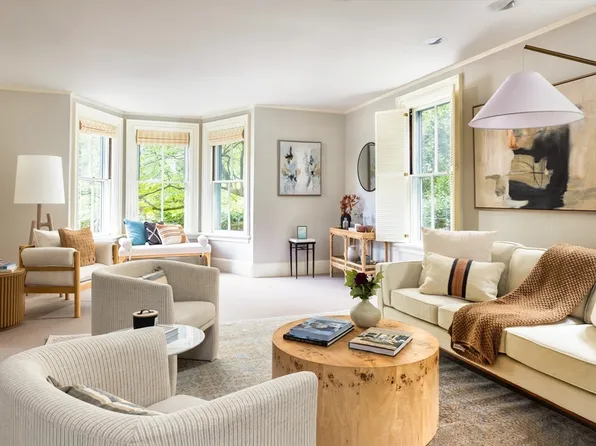 9 Laurel St, Newton, MA 02459