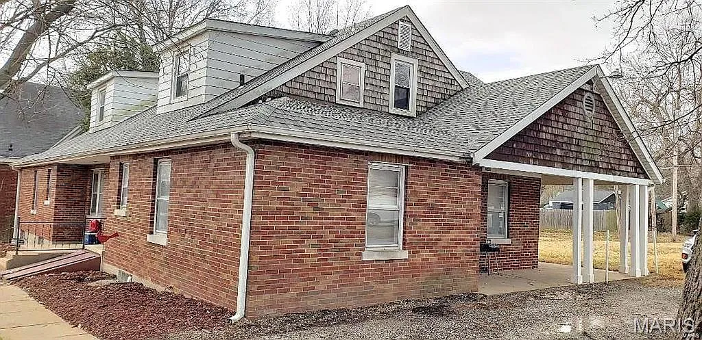 2 bed, 1.0 bath, 890 sqft, $1,150 — Photo 2