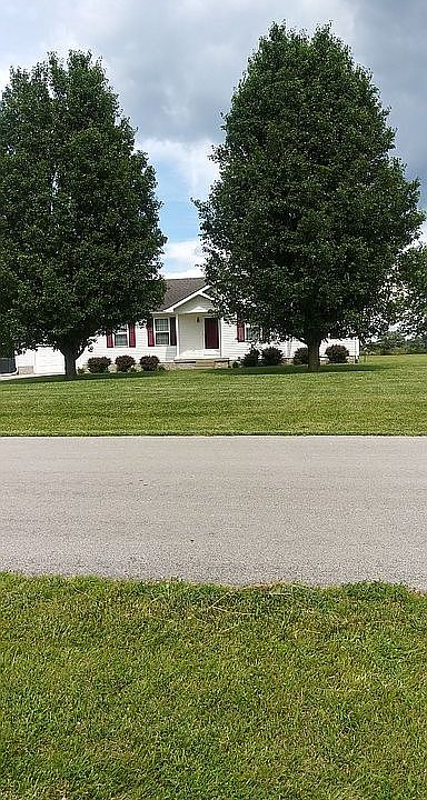1st image of 74 Den Dr
