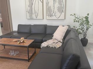 22747 1/2 Califa St, Woodland Hills, CA 91367