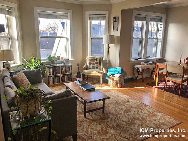 1st image of 4862 N Hermitage Ave #3