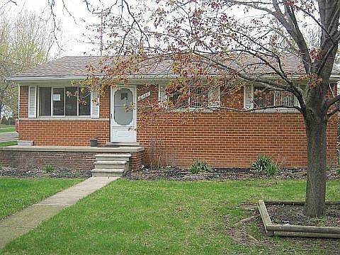 1st image of 31586 Cambridge St