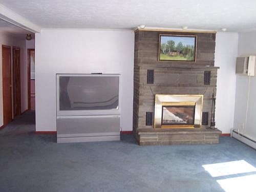 2nd image of 203 Dubois Rd