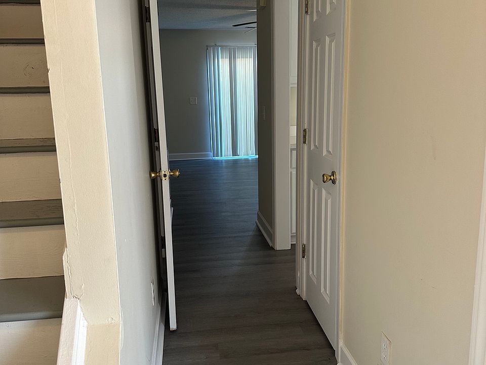 1st image of 2913 A Eastridge Ct