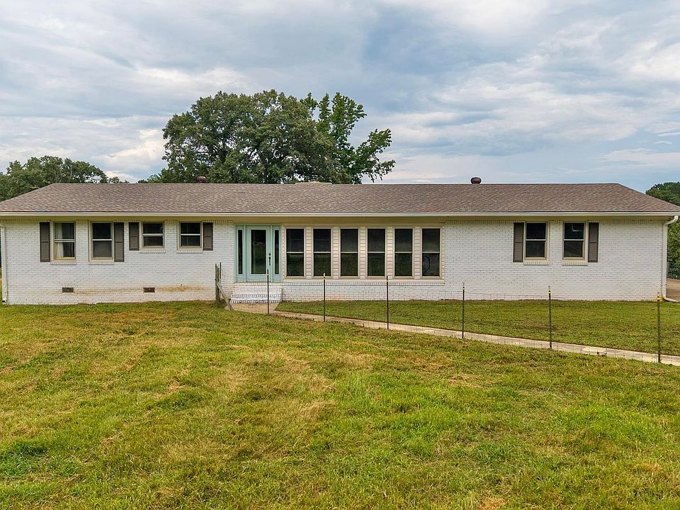 1st image of 1740 Lister Dr