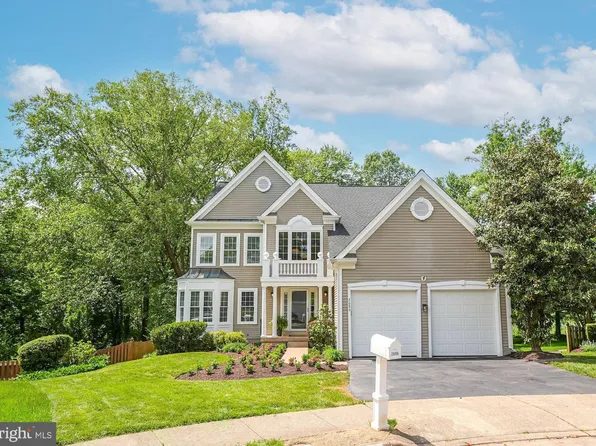 2686 Hillsman St, Falls Church, VA 22043