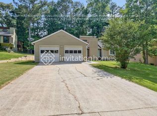 327 Mackinac Holw, Lawrenceville, GA 30044