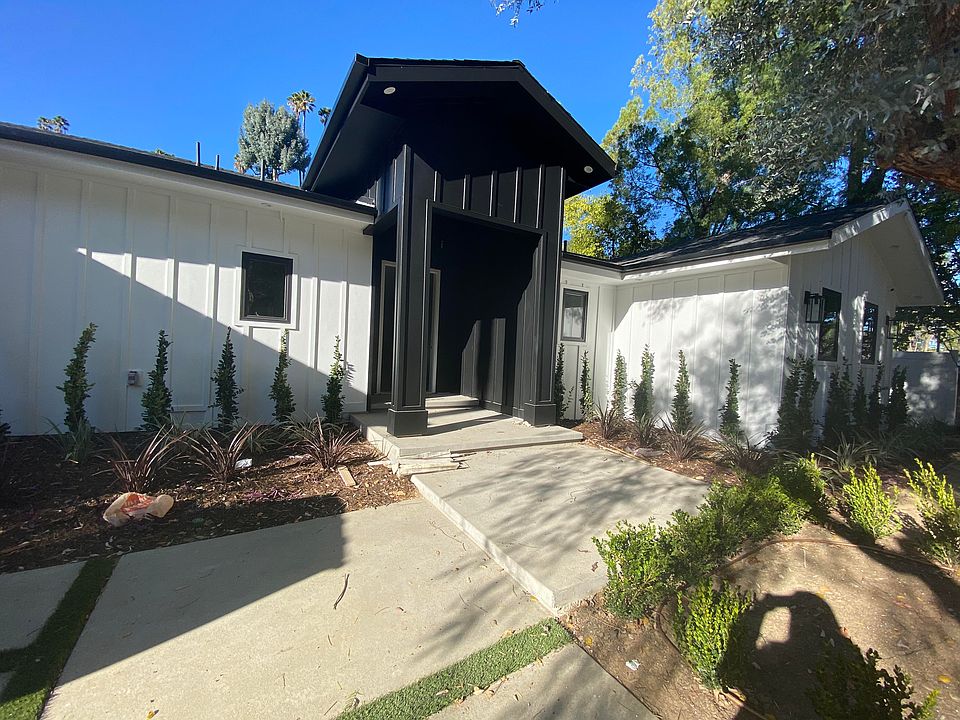 1st image of 16911 Escalon Dr