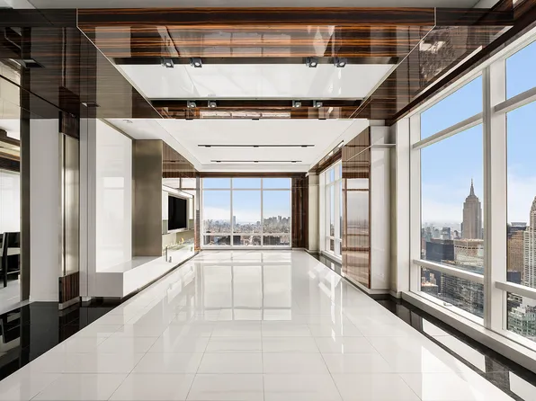 845 United Nations Plaza image 1 of 13