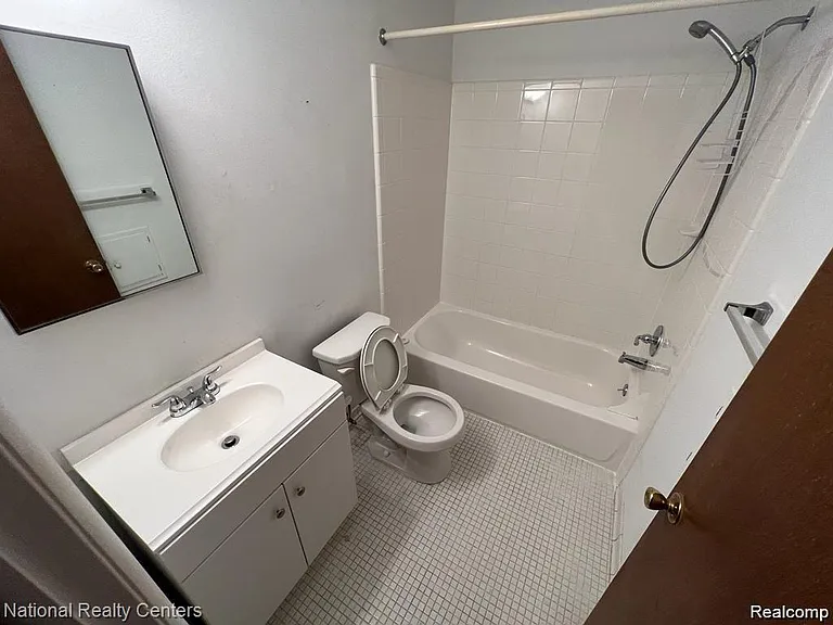 30824 Greater Mack Ave — Photo 5