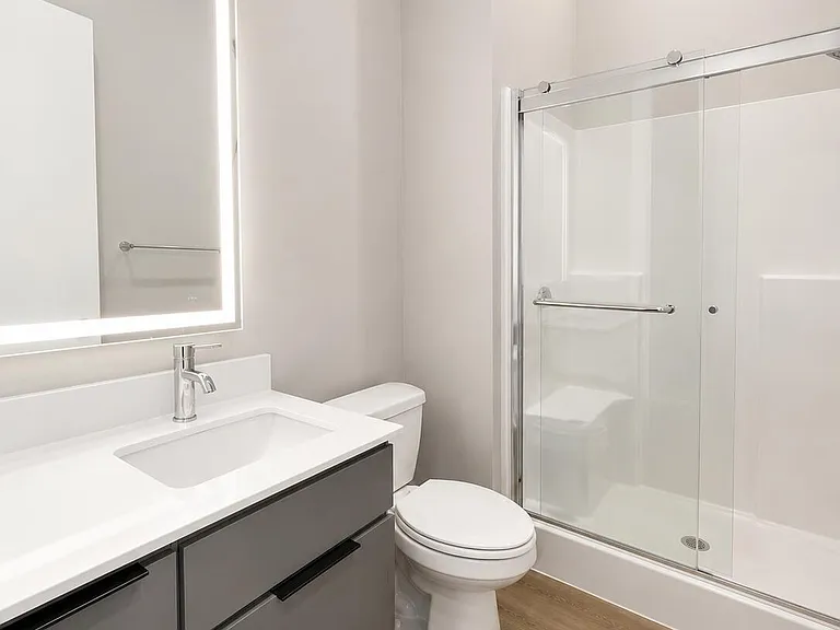 1102 Castle St #303 — Photo 4